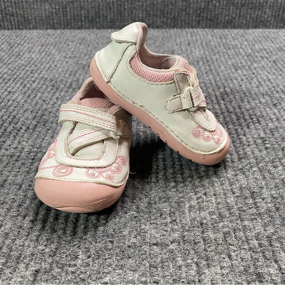 Stride Rite Pink and White Farrow Sneakers Baby Girl’s Size 4W